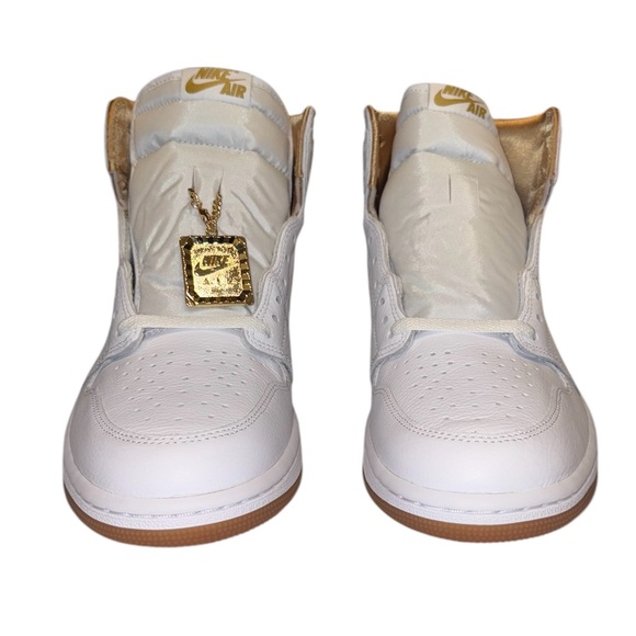 NEW Air Jordan 1 Retro Hi OG Women’s Basketball Sneakers size 10 White and Gold - Picture 8 of 15